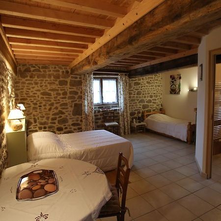 Bed and Breakfast Ferme Cidricole Hugues Desfrièches Sainte-Marguerite-de-Carrouges Camera foto